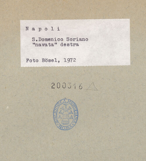 Rückseite von Bösel, Richard [https://www.deutsche-digitale-bibliothek.de/content/lizenzen/rv-fz/] San Domenico SorianoRechtes Seitenschiff - Blick in Richtung Ostkapelle, bh200316_recto. Foto: Bösel, Richard.