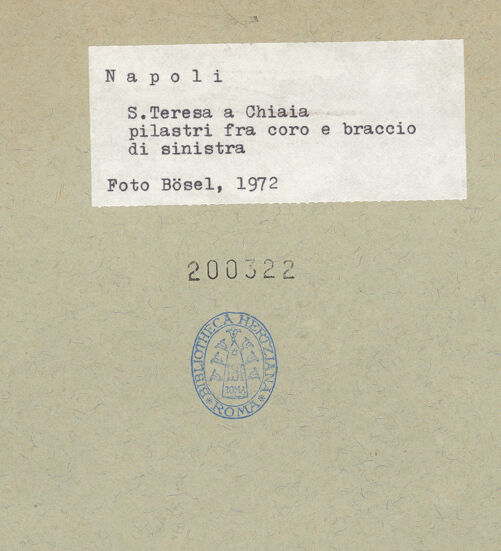 Rückseite von Bösel, Richard [https://www.deutsche-digitale-bibliothek.de/content/lizenzen/rv-fz/] Santa Teresa a Chiaia - Pfeiler zwischen dem Presbyterium und dem linken Arm, bh200322_recto. Foto: Bösel, Richard.