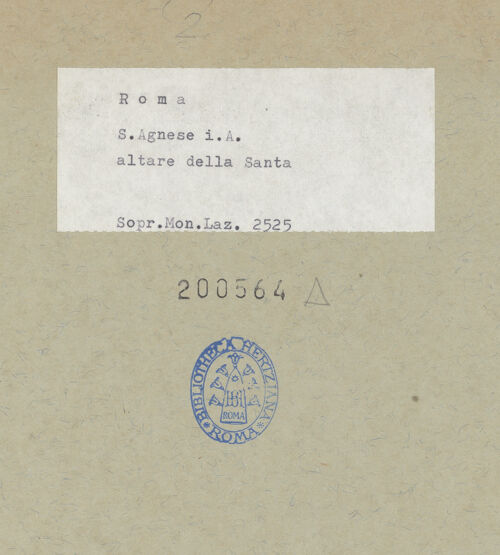 Rückseite von Bibliotheca Hertziana [https://www.deutsche-digitale-bibliothek.de/content/lizenzen/rv-fz/] Studio d'Architettura civile: opera de più celebri architetti de nostri tempi3. Sopra varie chiese, cappelle di Roma, e palazzo di Caprarola, et altre fabriche con le loro facciate, spaccati, piante e misure. 1721Fol. 46 Sant'Agnese in Agone, Cappella di Sant'Agnese mit der Statue der Heiligen - , bh200564_recto. Foto.