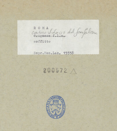 Rückseite von Sopr. Mon. Lazio [https://www.deutsche-digitale-bibliothek.de/content/lizenzen/rv-ez/] Holzdecke - Gesamtaufnahme, bh200572_recto. Foto.