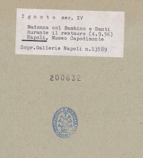 Rückseite von Sopr. BAS NA [https://www.deutsche-digitale-bibliothek.de/content/lizenzen/rv-ez/] Thronende Madonna mit den heiligen Leonhard und Hieronymus? - Gesamtansicht (während der Restaurierung), bh200632_recto. Foto.