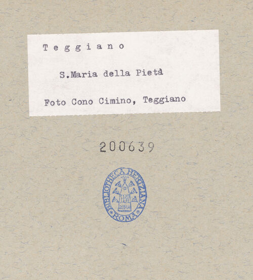 Rückseite von Cimino, Cono (Teggiano) [https://www.deutsche-digitale-bibliothek.de/content/lizenzen/rv-ez/] Chiesa della Pietà - Gesamtansicht, bh200639_recto. Foto: Cimino, Cono.