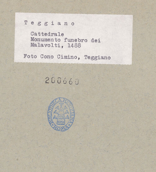 Rückseite von Cimino, Cono (Teggiano) [https://www.deutsche-digitale-bibliothek.de/content/lizenzen/rv-ez/] Grabmal des Arztes Orso Malavolta - Teilansicht, bh200660_recto. Foto: Cimino, Cono.