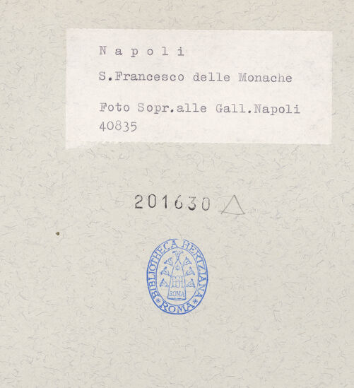 Rückseite von Sopr. BAS NA [https://www.deutsche-digitale-bibliothek.de/content/lizenzen/rv-ez/] San Francesco delle Monache - Ansicht nach dem Altar, bh201630_recto. Foto.