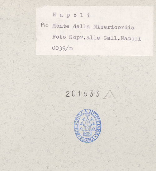 Rückseite von Sopr. BAS NA [https://www.deutsche-digitale-bibliothek.de/content/lizenzen/rv-ez/] Pio Monte della Misericordia - Ansicht der Kuppel der Kapelle von Südosten, bh201633_recto. Foto.