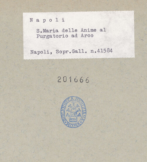 Rückseite von Sopr. BAS NA [https://www.deutsche-digitale-bibliothek.de/content/lizenzen/rv-ez/] Totenkopf mit gekreuzten Knochen - Seitenansicht, bh201666_recto. Foto.