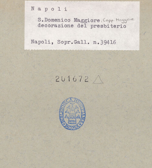 Rückseite von Sopr. BAS NA [https://www.deutsche-digitale-bibliothek.de/content/lizenzen/rv-ez/] Presbyterium und Hauptaltar - Dekoration, Detail, bh201672_recto. Foto.