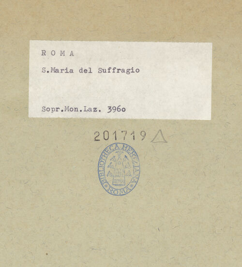 Rückseite von Sopr. Mon. Laz. [https://www.deutsche-digitale-bibliothek.de/content/lizenzen/rv-ez/] Santa Maria del Suffragio - Fassade, bh201719_recto. Foto.