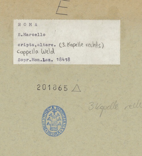 Rückseite von Sopr. Mon. Laz. [https://www.deutsche-digitale-bibliothek.de/content/lizenzen/rv-ez/] San Marcello al CorsoCappella Weld - Hauptnische, bh201865_recto. Foto.