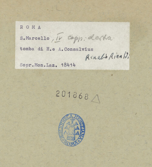 Rückseite von Sopr. Mon. Laz. [https://www.deutsche-digitale-bibliothek.de/content/lizenzen/rv-ez/] Grabmal der Brüder Ercole und Andrea Consalvi - , bh201868_recto. Foto.