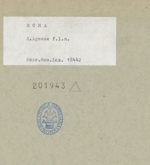 Rückseite von Sopr.Mon.Lazio [https://www.deutsche-digitale-bibliothek.de/content/lizenzen/rv-fz/] Sant'Agnese fuori le Murarechte Flanke (Südfassade) - Außenbau, bh201943_recto. Foto.