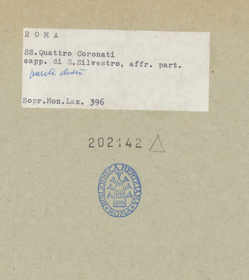 Rückseite von Soprintendenza dei Monumenti del Lazio [https://www.deutsche-digitale-bibliothek.de/content/lizenzen/rv-ez/] SilvesterlegendeSzene mit Papst Silvester - Ansicht der Bildfelds und des darunterliegenden (ebensfalls teilzerstörten) Prophetenfriese, bh202142_recto. Foto.