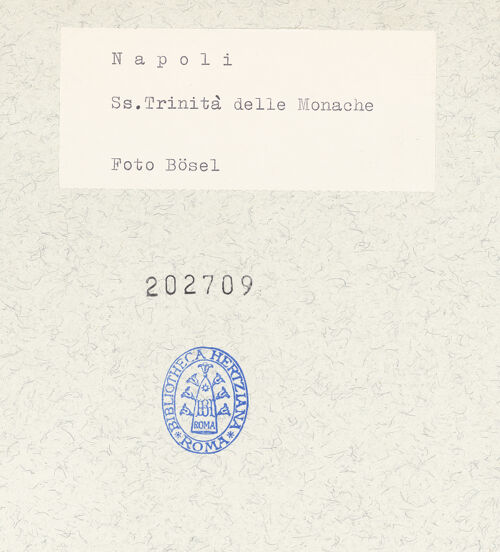 Rückseite von Bösel, Richard [https://www.deutsche-digitale-bibliothek.de/content/lizenzen/rv-fz/] Complesso della Santissima Trinità delle Monache - Fassade, bh202709_recto. Foto: Bösel, Richard.