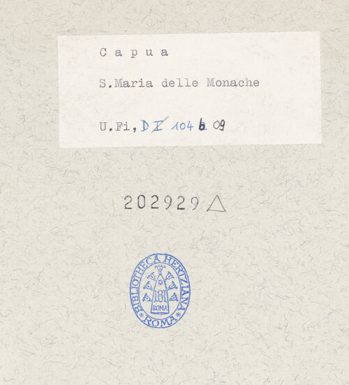 Rückseite von Bibliotheca Hertziana [https://www.deutsche-digitale-bibliothek.de/content/lizenzen/rv-fz/] Santa Maria delle Dame Monache - Fassade von schräg links, bh202929_recto. Foto.