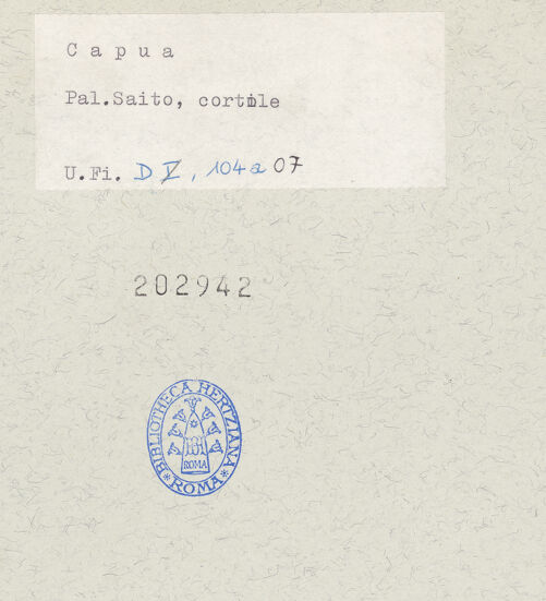 Rückseite von Bibliotheca Hertziana [https://www.deutsche-digitale-bibliothek.de/content/lizenzen/rv-fz/] Palazzo Saito - Innenhof, bh202942_recto. Foto.