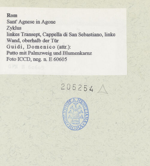 Rückseite von ICCD [https://www.deutsche-digitale-bibliothek.de/content/lizenzen/rv-ez/] Putto mit Palmzweig und Blumenkranz - Gesamtansicht, bh205254_recto. Foto.
