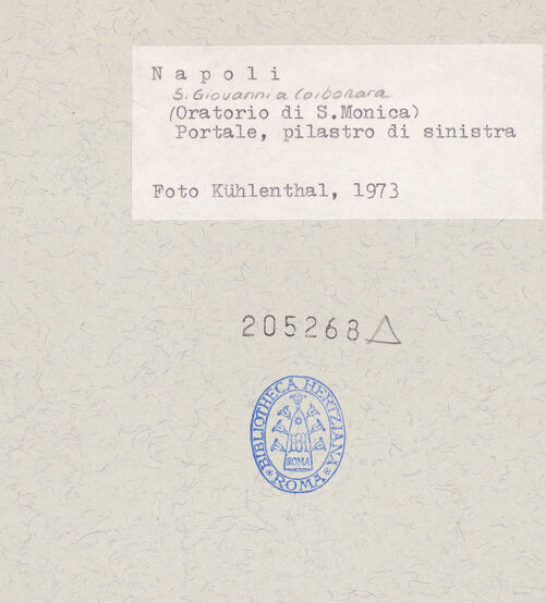 Rückseite von Kühlenthal, Michael [https://www.deutsche-digitale-bibliothek.de/content/lizenzen/rv-ez/] Portal der Cappella di Santa Monica - Detail, Heilige Agatha, bh205268_recto. Foto: Kühlenthal, Michael.