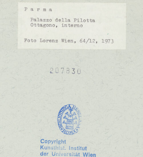 Rückseite von Kunsthistorisches Institut der Universität Wien [https://www.deutsche-digitale-bibliothek.de/content/lizenzen/rv-ez/] Palazzo della PilottaTreppenhaus mit dreiläufiger Ehrentreppe - Ecknische, bh207830_recto. Foto: Lorenz, Wien.