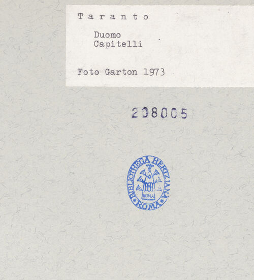 Rückseite von Garton, Tessa [https://www.deutsche-digitale-bibliothek.de/content/lizenzen/rv-ez/] Kapitelle des Langhauses - Kapitelle N3 und N4, bh208005_recto. Foto: Garton, Tessa.