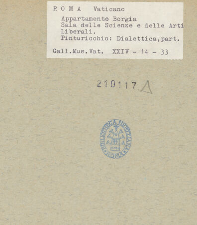 Rückseite von Musei Vaticani [https://www.deutsche-digitale-bibliothek.de/content/lizenzen/rv-ez/] Wand- und Deckendekoration der Sala delle Scienze e delle Arti LiberaliPersonifikation der Dialektik - Detail, bh210117_recto. Foto.