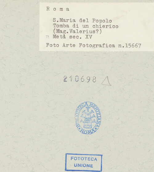 Rückseite von Arte Fotografica [https://www.deutsche-digitale-bibliothek.de/content/lizenzen/rv-ez/] Grabplatte eines Klerikers (Magister Valerius?) - , bh210698_recto. Foto.