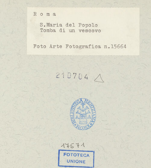 Rückseite von Arte Fotografica [https://www.deutsche-digitale-bibliothek.de/content/lizenzen/rv-ez/] Grabplatte eines Bischofs - , bh210704_recto. Foto.