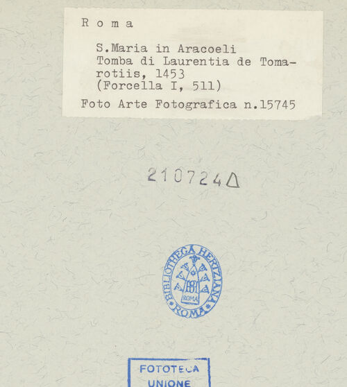 Rückseite von Arte Fotografica [https://www.deutsche-digitale-bibliothek.de/content/lizenzen/rv-ez/] Grabplatte der Laurentia de Tomarotiis (gest. 1489) - , bh210724_recto. Foto.