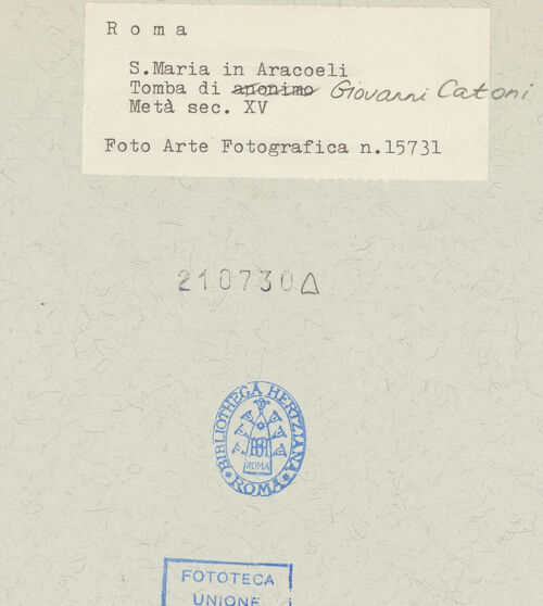 Rückseite von Arte Fotografica [https://www.deutsche-digitale-bibliothek.de/content/lizenzen/rv-ez/] Grabplatte des Giovanni Catoni - , bh210730_recto. Foto.