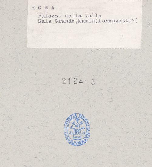 Rückseite von unbekannt [https://www.deutsche-digitale-bibliothek.de/content/lizenzen/rv-fz/] Kamin - Gesamtansicht, bh212413_recto. Foto.