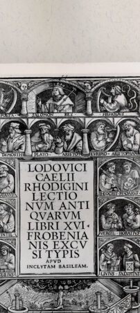 Rückseite von  [http://creativecommons.org/publicdomain/mark/1.0/] ... - , bh216523. Foto.