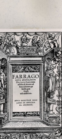 Rückseite von  [http://creativecommons.org/publicdomain/mark/1.0/] ... - , bh216545. Foto.