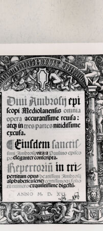 Rückseite von  [http://creativecommons.org/publicdomain/mark/1.0/] ... - , bh216547. Foto.