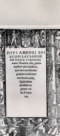 Rückseite von  [http://creativecommons.org/publicdomain/mark/1.0/] ... - , bh216549. Foto.