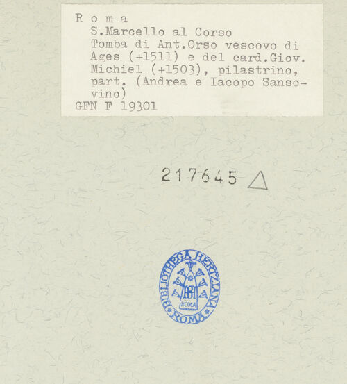 Rückseite von ICCD [https://www.deutsche-digitale-bibliothek.de/content/lizenzen/rv-ez/] Grabmal für Kardinal Giovanni Michiel und Bischof Antonio Orso - Pilaster: Kandelabergroteske mit Harpyie, bh217645_recto. Foto.