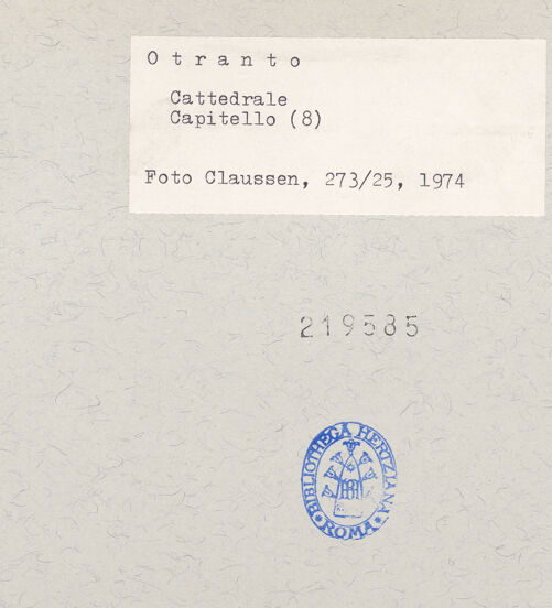 Rückseite von Claussen, Peter Cornelius [https://www.deutsche-digitale-bibliothek.de/content/lizenzen/rv-fz/] Kapitelle der NordarkadeKapitell 7 - Gesamtansicht, bh219585_recto. Foto: Claussen, Peter Cornelius.