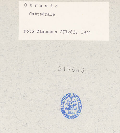 Rückseite von Claussen, Peter Cornelius [https://www.deutsche-digitale-bibliothek.de/content/lizenzen/rv-fz/] CattedraleMittelschiff - Nordarkade von von Südosten, bh219643_recto. Foto: Claussen, Peter Cornelius.