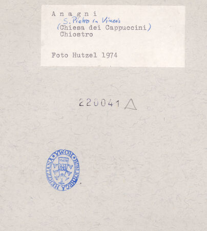 Rückseite von Hutzel, Max [https://www.deutsche-digitale-bibliothek.de/content/lizenzen/rv-ez/] Dekoration des KreuzgangsMadonna zwischen zwei Heiligen (Laurentius?) und Heiliger Papst (Clemens von Rom) mit Stifterin - Heiliger Papst (Clemens von Rom?), bh220041_recto. Foto: Hutzel, Max.