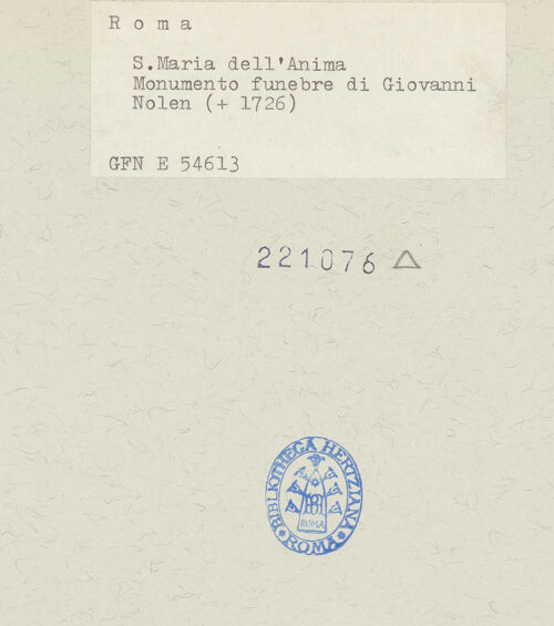 Rückseite von ICCD [https://www.deutsche-digitale-bibliothek.de/content/lizenzen/rv-ez/] Epitaph für Johannes Nolen (gest. 1726) - Gesamtansicht, bh221076_recto. Foto.