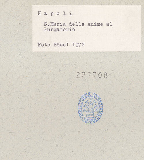 Rückseite von Bösel, Richard [https://www.deutsche-digitale-bibliothek.de/content/lizenzen/rv-fz/] Santa Maria delle Anime del Purgatorio - Fassade, Portal, bh227708_recto. Foto: Bösel, Richard.