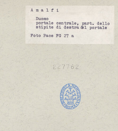 Rückseite von Pace, Valentino [https://www.deutsche-digitale-bibliothek.de/content/lizenzen/rv-ez/] Rahmung des Portals - Rechte Seite, Detail, bh227762_recto. Foto: Pace, Valentino.