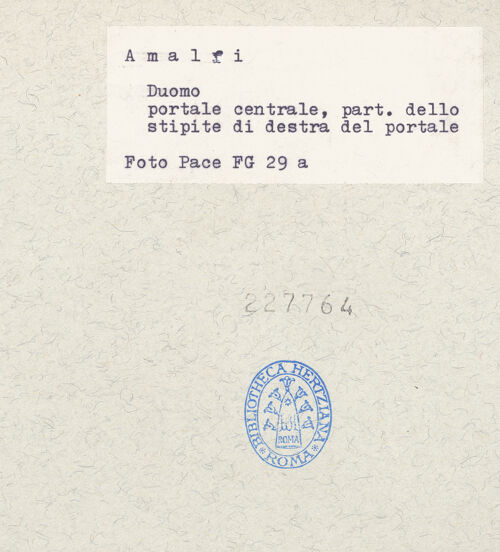 Rückseite von Pace, Valentino [https://www.deutsche-digitale-bibliothek.de/content/lizenzen/rv-ez/] Rahmung des Portals - Rechte Seite, Detail, bh227764_recto. Foto: Pace, Valentino.