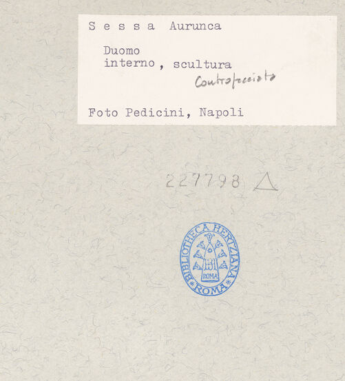 Rückseite von Pedicini, Luciano [https://www.deutsche-digitale-bibliothek.de/content/lizenzen/rv-ez/] Engel - Gesamtansicht, bh227798_recto. Foto: Pedicini, Luciano.