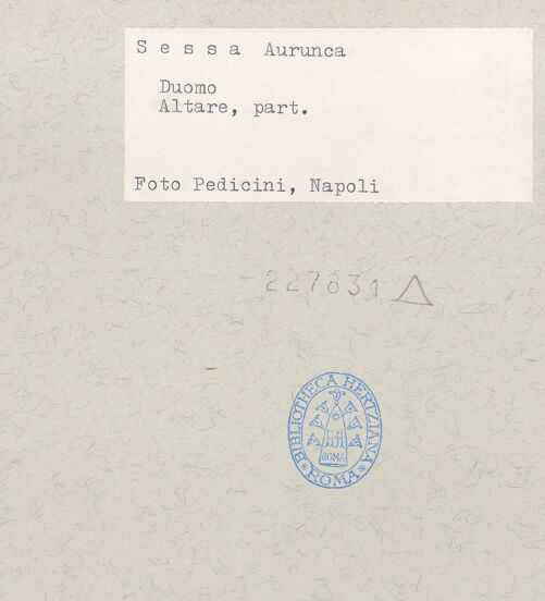 Rückseite von Pedicini, Luciano [https://www.deutsche-digitale-bibliothek.de/content/lizenzen/rv-ez/] Hochaltar - Detail, Petrus, bh227831_recto. Foto: Pedicini, Luciano.