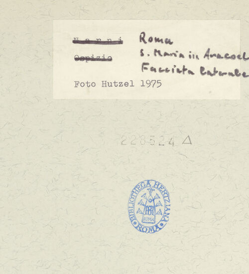 Rückseite von unbekannt [https://www.deutsche-digitale-bibliothek.de/content/lizenzen/rv-ez/] Santa Maria in AracoeliPortico di Paolo III - Vorbau für die letzten drei Joche vor dem Querschiff, Detail, bh228524_recto. Foto: Hutzel, Max.