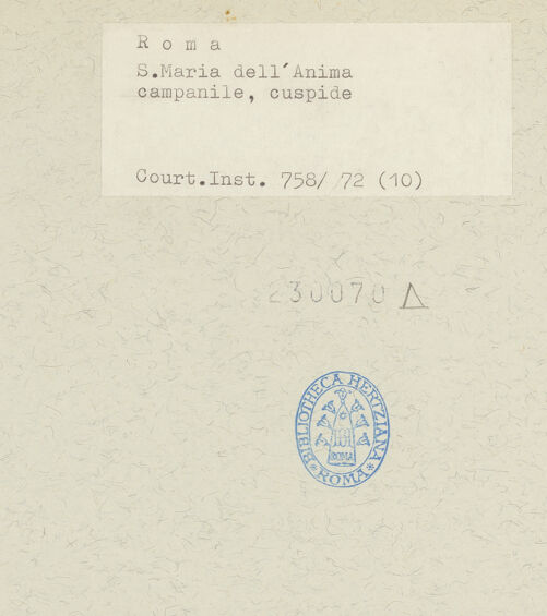 Rückseite von Courtauld Institute [https://www.deutsche-digitale-bibliothek.de/content/lizenzen/rv-ez/] Santa Maria dell'AnimaGlockenturm - Oberer Architrav, Giebelschrägen und Turmhelm, bh230070_recto. Foto.