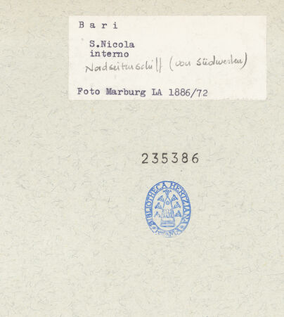 Rückseite von Foto Marburg [https://www.deutsche-digitale-bibliothek.de/content/lizenzen/rv-ez/] San NicolaNordseitenschiff - Teilansicht von Südwesten, bh235386_recto. Foto.