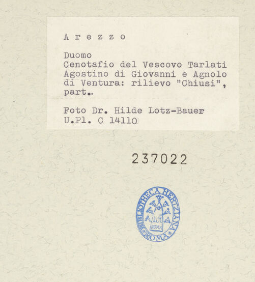 Rückseite von Bibliotheca Hertziana [https://www.deutsche-digitale-bibliothek.de/content/lizenzen/rv-fz/] Grabmal des Bischofs Guido Tarlati (gest. 1327)Allegorische Darstellungen der Gemeinde und Szenen aus dem Leben des Bischof Guido TarlatiDie Unterwerfung von Chiusi della Verna (Chiusi) - Detail, bh237022_recto. Foto: Lotz-Bauer, Hilde.