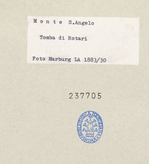 Rückseite von Foto Marburg [https://www.deutsche-digitale-bibliothek.de/content/lizenzen/rv-ez/] Tomba di Rotari (sog.)Innenraum - Kuppel und Tambour, bh237705_recto. Foto.