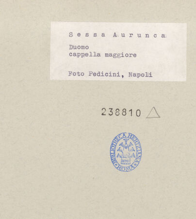 Rückseite von Pedicini, Luciano [https://www.deutsche-digitale-bibliothek.de/content/lizenzen/rv-ez/] Duomo - Teilansicht, bh238810_recto. Foto: Pedicini, Luciano.