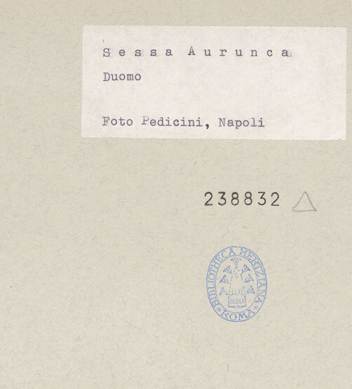 Rückseite von Pedicini, Luciano [https://www.deutsche-digitale-bibliothek.de/content/lizenzen/rv-ez/] Duomo - Fußboden, bh238832_recto. Foto: Pedicini, Luciano.